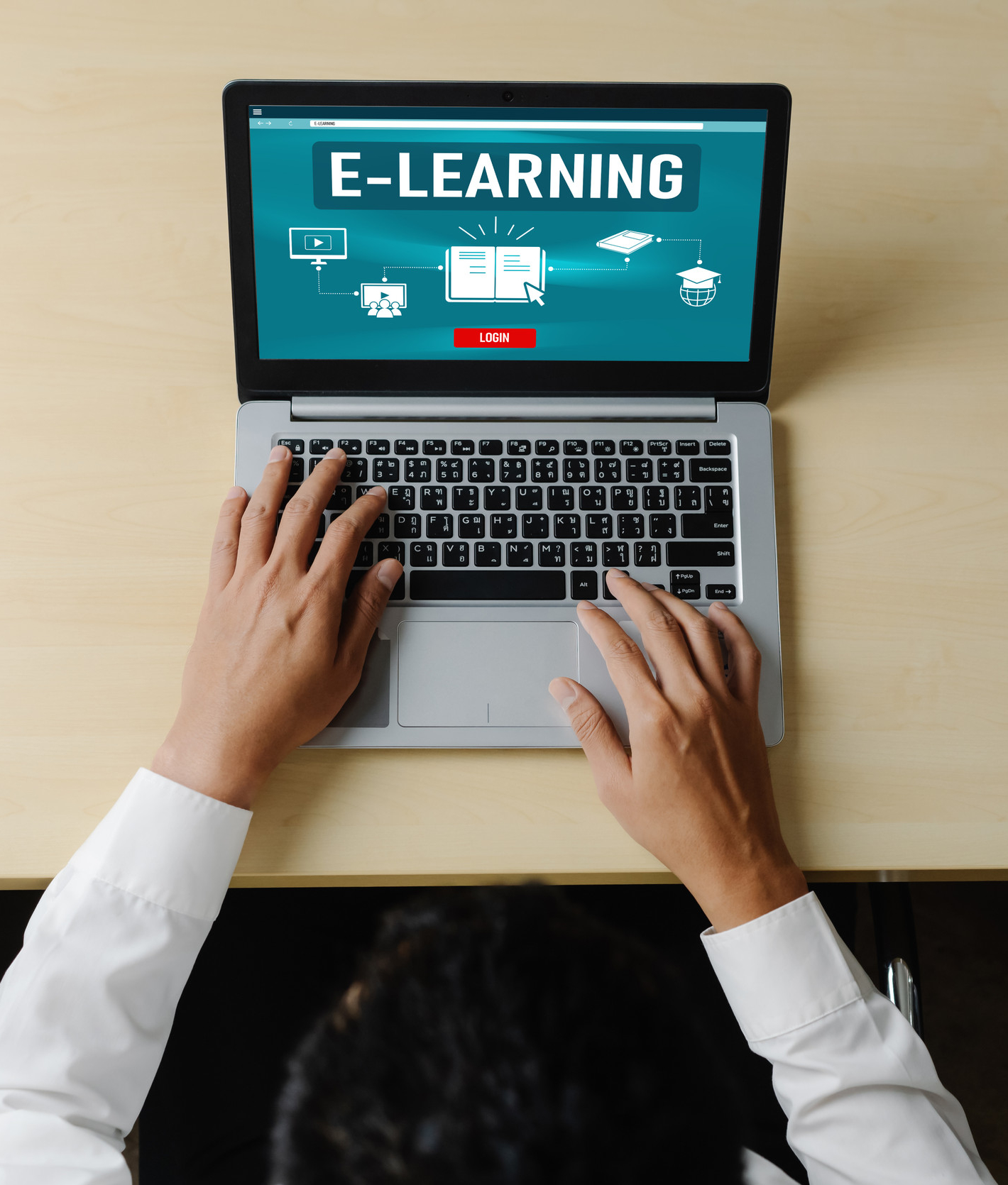 E-learning website with modish sofware for student to study on the internet